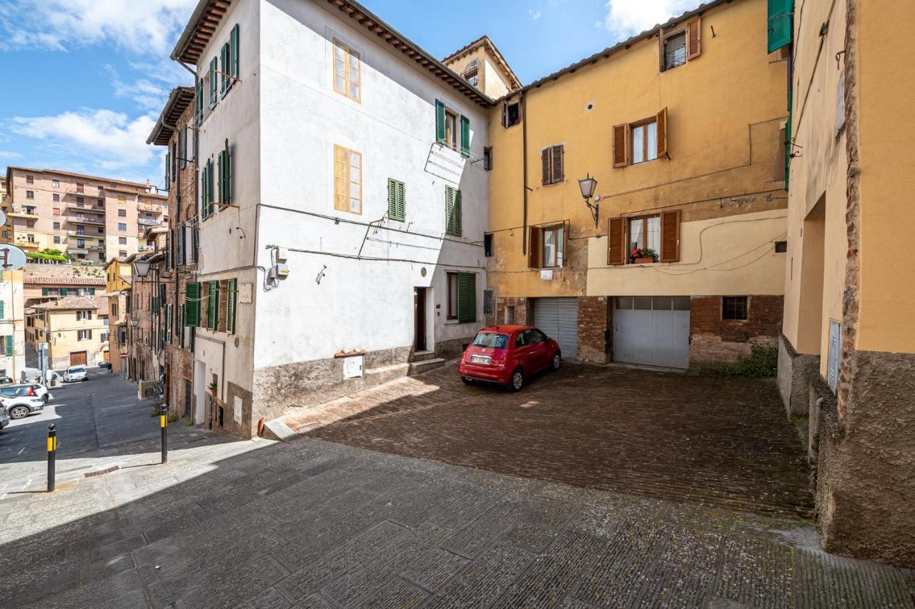 Suite 35 Nel Centro Storico Di Siena In The Historic Center Of Siena Exterior photo